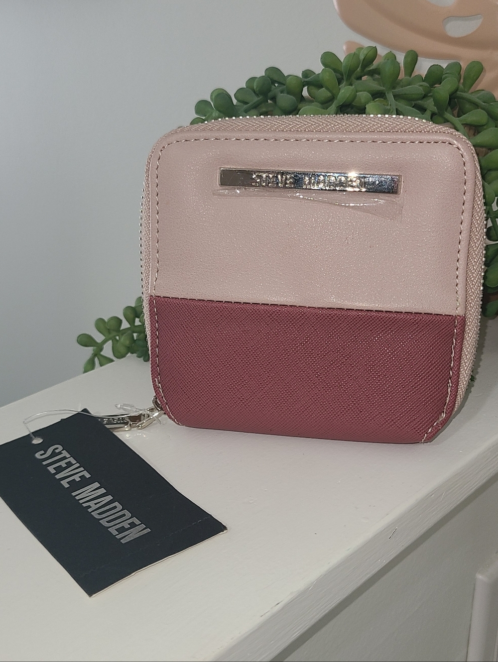 NWT Steve Madden Two-Tone Pink and Rose Zip Wallet